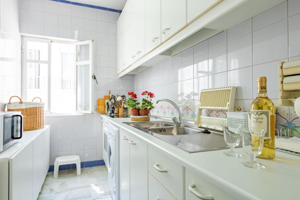 Holiday Apartment, 2 Pax, Historical Center เซบีญา ภายนอก รูปภาพ